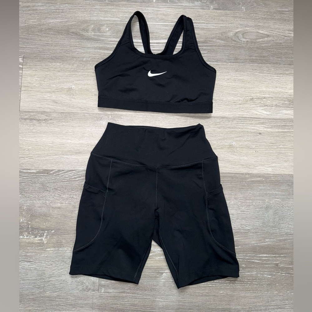 Nike outfits shorts & sports bra for young girls 👧 size L